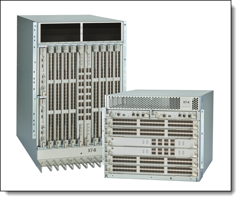 Brocade Gen 7 Director X7-8 (left) and X7-4 (right)